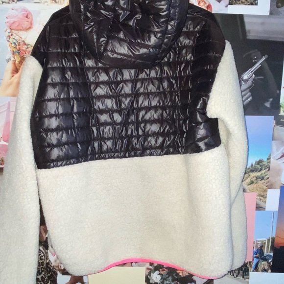 American Eagle Puffer Sherpa Pull Over - Picture 4 of 6